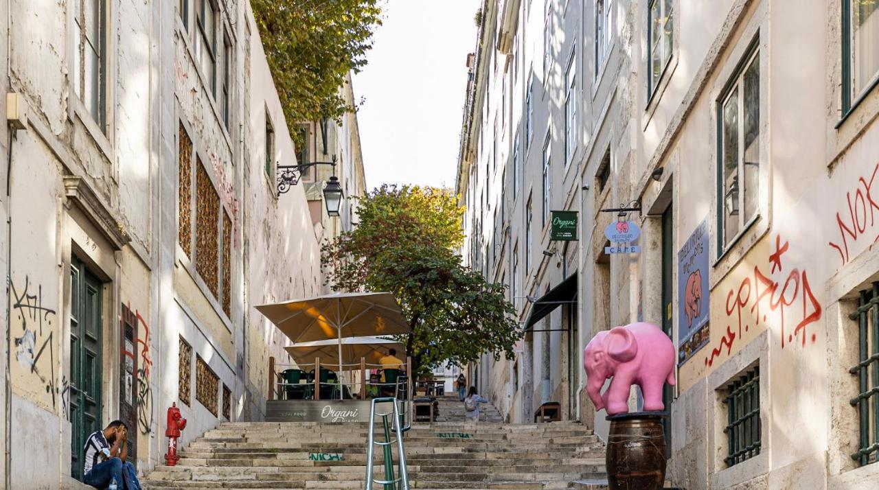 Chiado Apartment With View To The Castle Lisbon Exterior photo