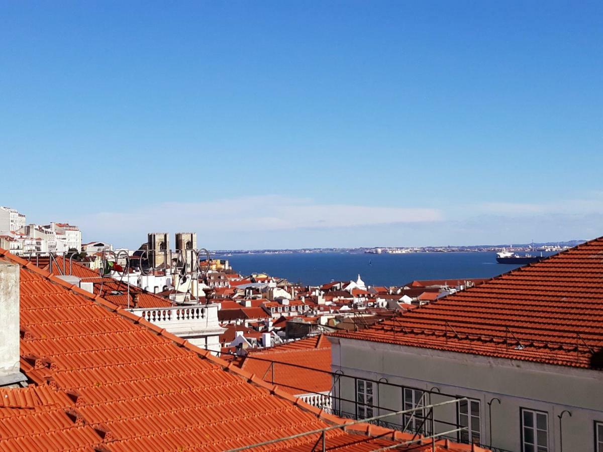 Chiado Apartment With View To The Castle Lisbon Exterior photo